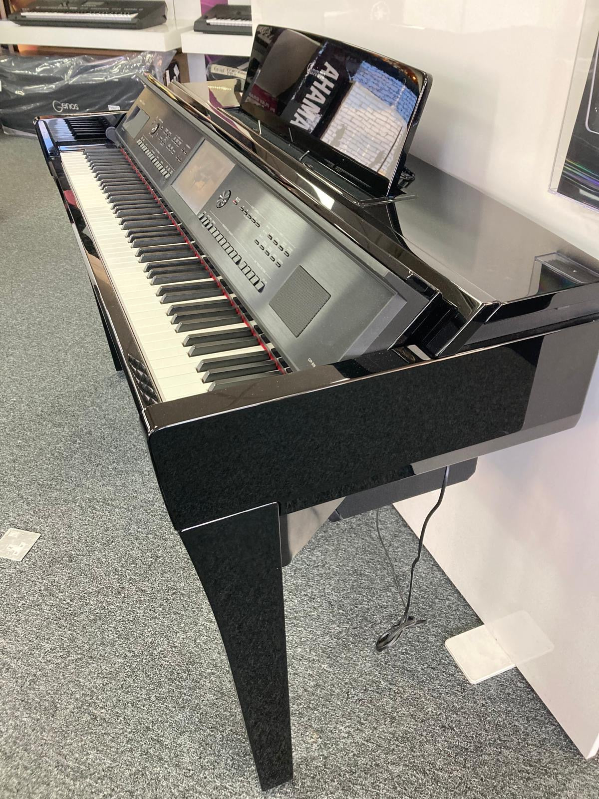 Used - Yamaha CVP-909 Polished Ebony