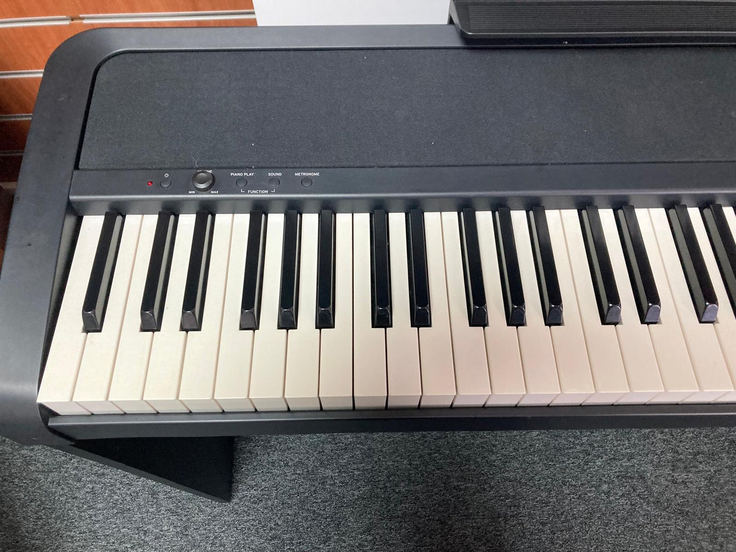 USED Korg B1 88 Key Digital Piano w/Stand, Pedal & Music Rest