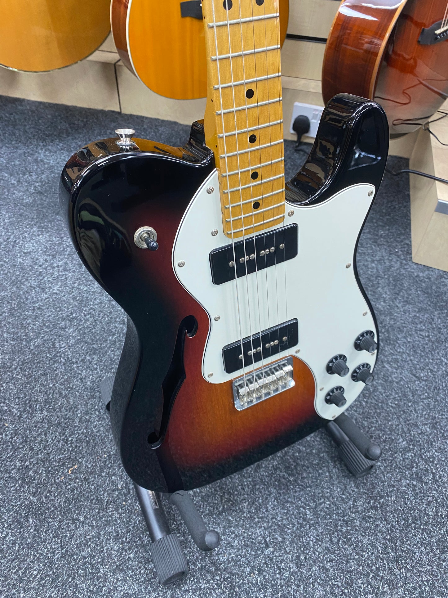 2011 Fender Modern Player Thinline Deluxe Telecaster - Sunburst