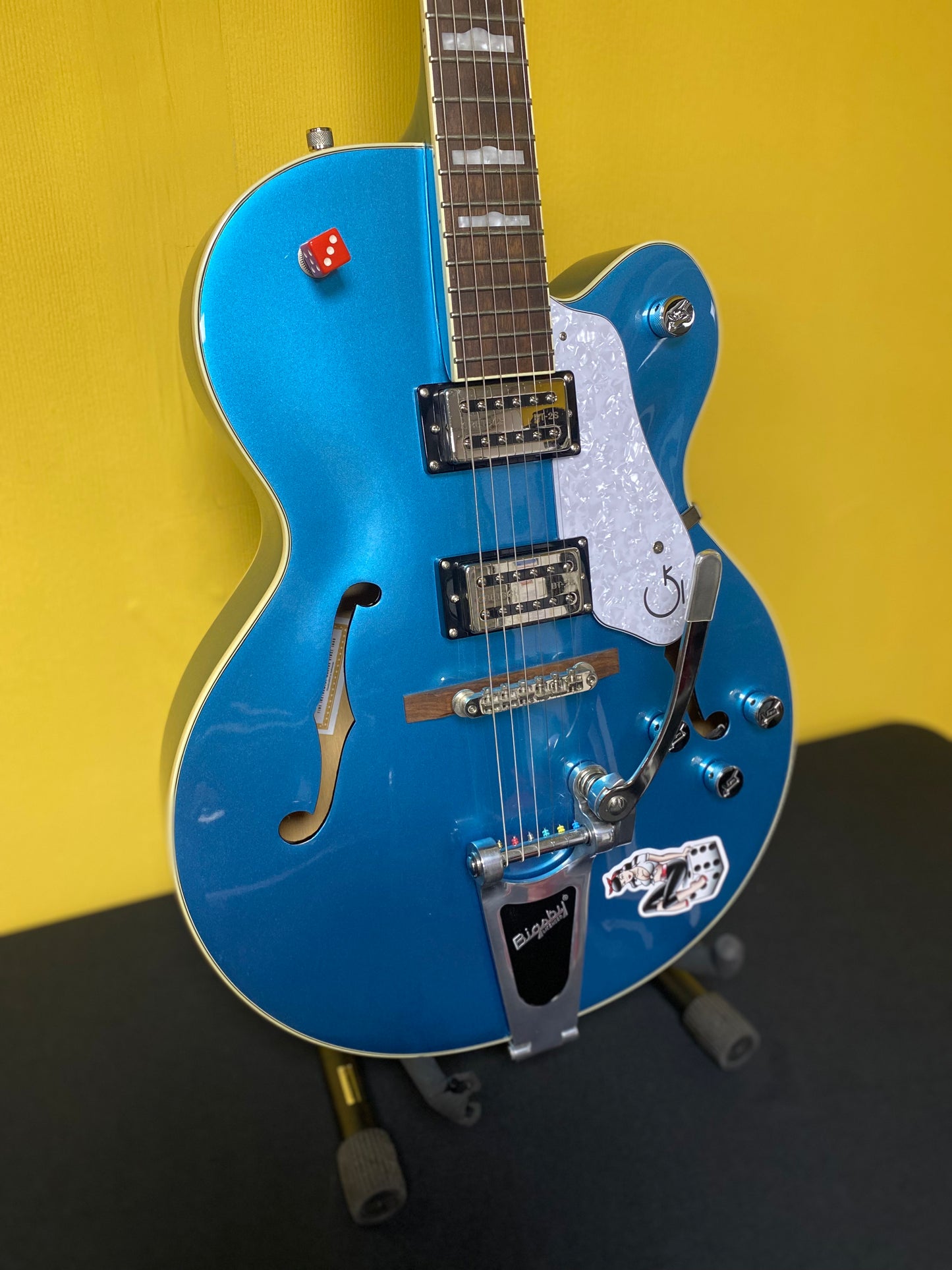 Grestch Streamliner G2420T/RVBL Semi Acoustic Guitar w/Bigsby