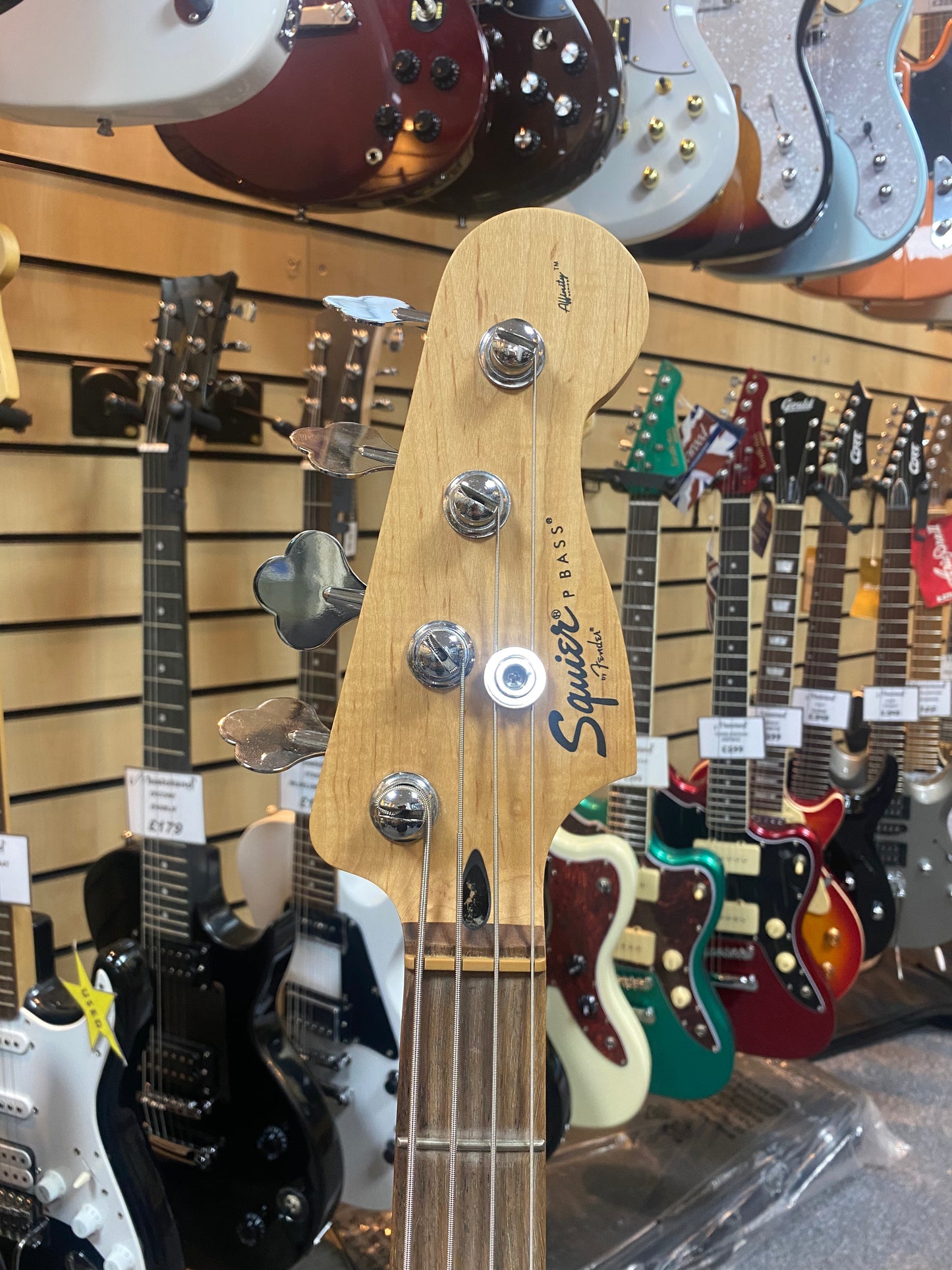 Squier Precision Bass in Black