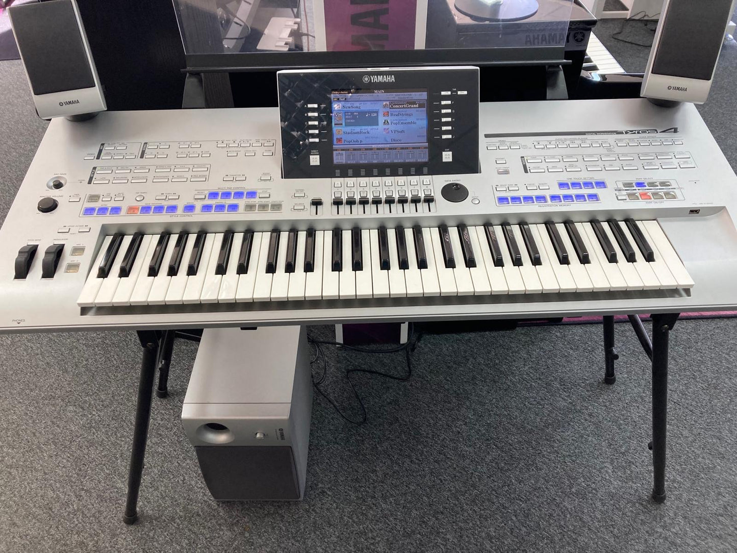 Yamaha Tyros 4 Digital Workstation Keyboard - 61 Note w/Speakers