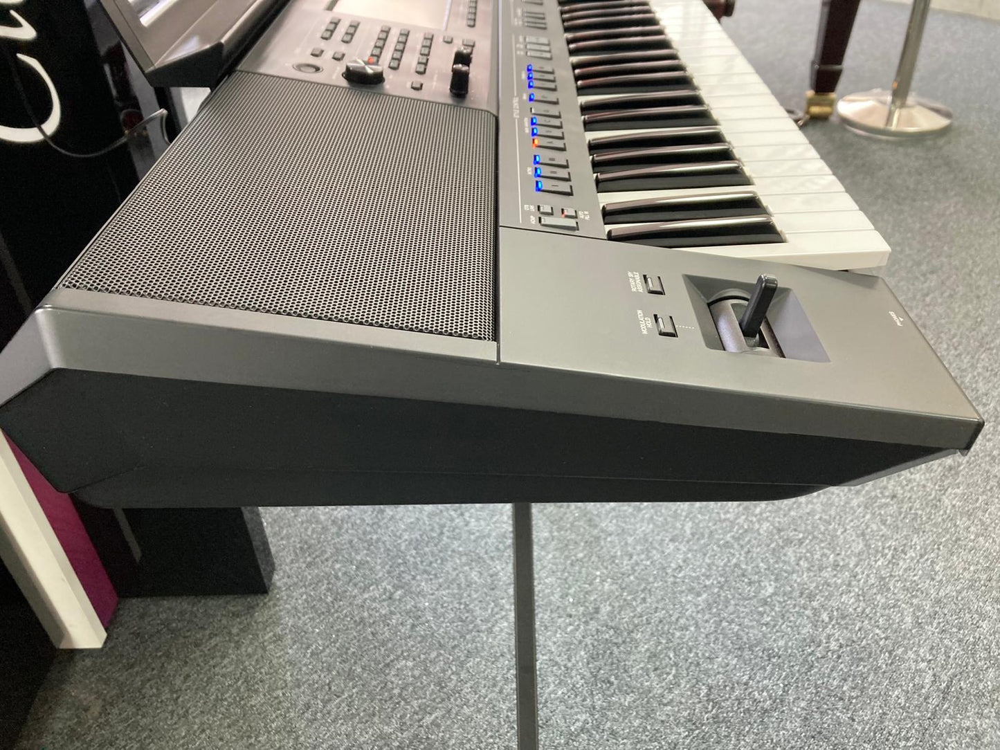 USED Yamaha PSR-SX900 Workstation Keyboard