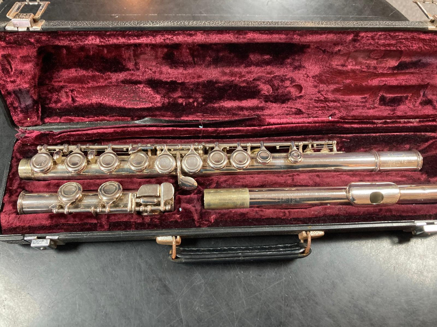 Used Barnes & Mullins Flute Outfit