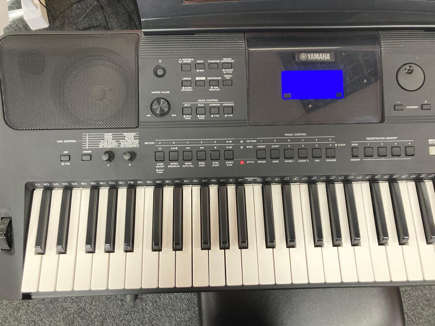 Used Yamaha PSRE453 61 Note Keyboard