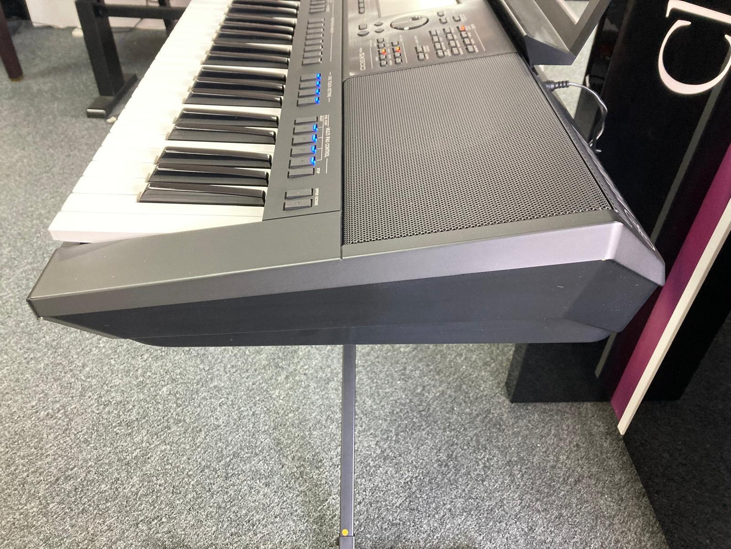 USED Yamaha PSR-SX900 Workstation Keyboard