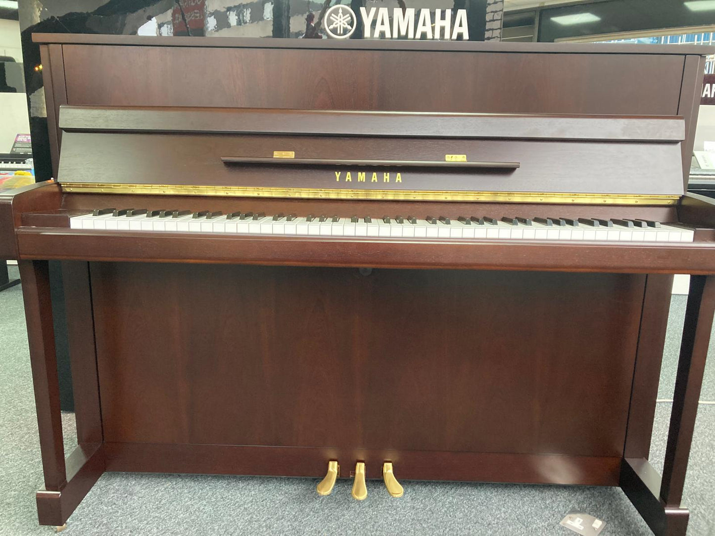 2018 Yamaha B2e Upright Piano - Dark Walnut