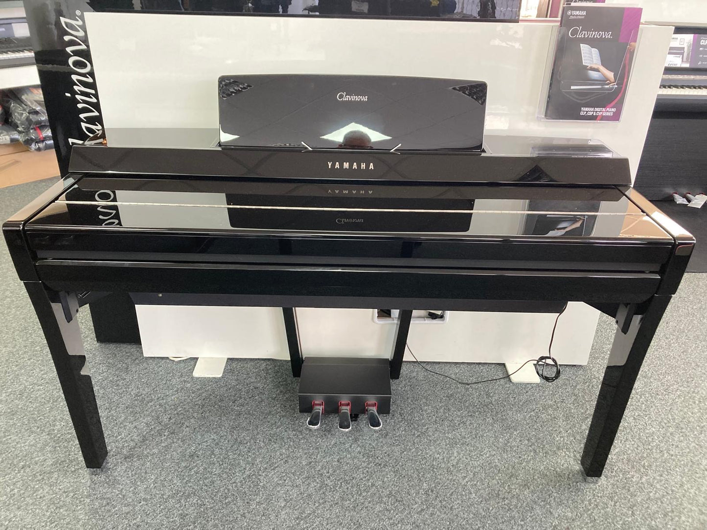 Used - Yamaha CVP-909 Polished Ebony