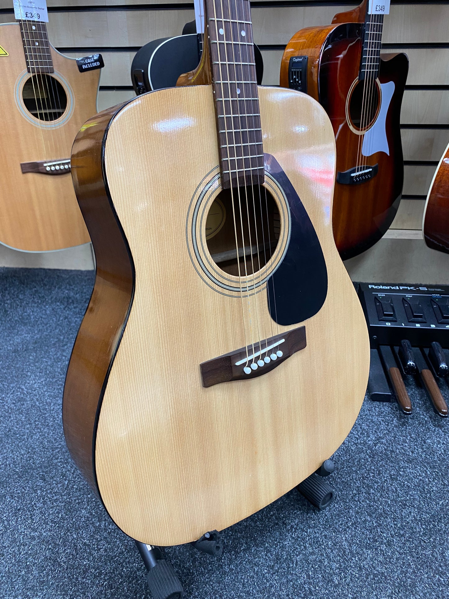 Yamaha F310 Acoustic Guitar