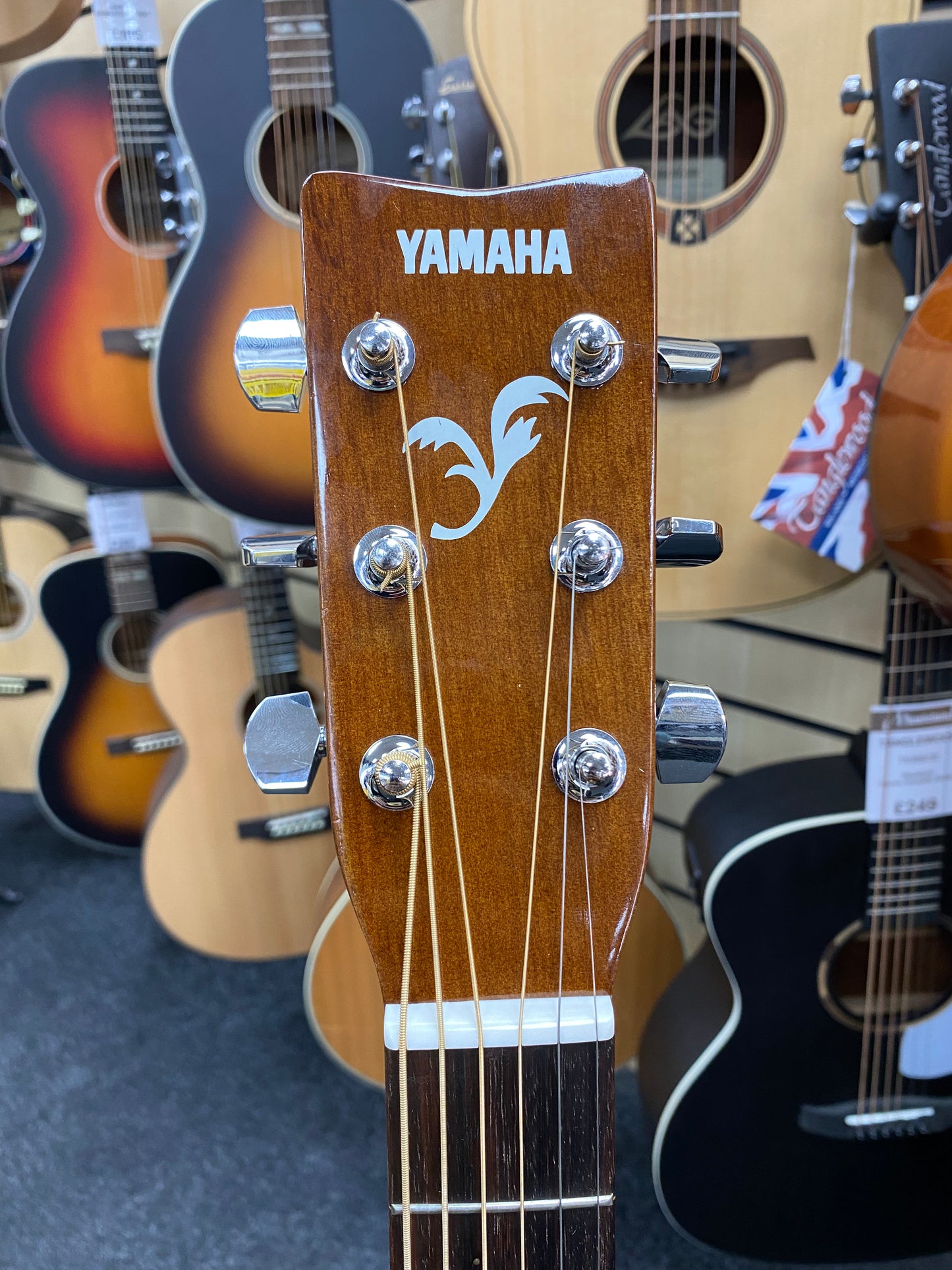 Yamaha F310 Acoustic Guitar