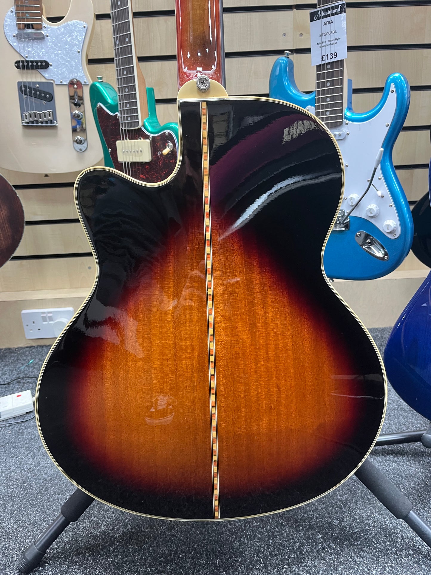 Beautiful Stagg A300VS Semi Acoustic Violinburst Jazz Guitar