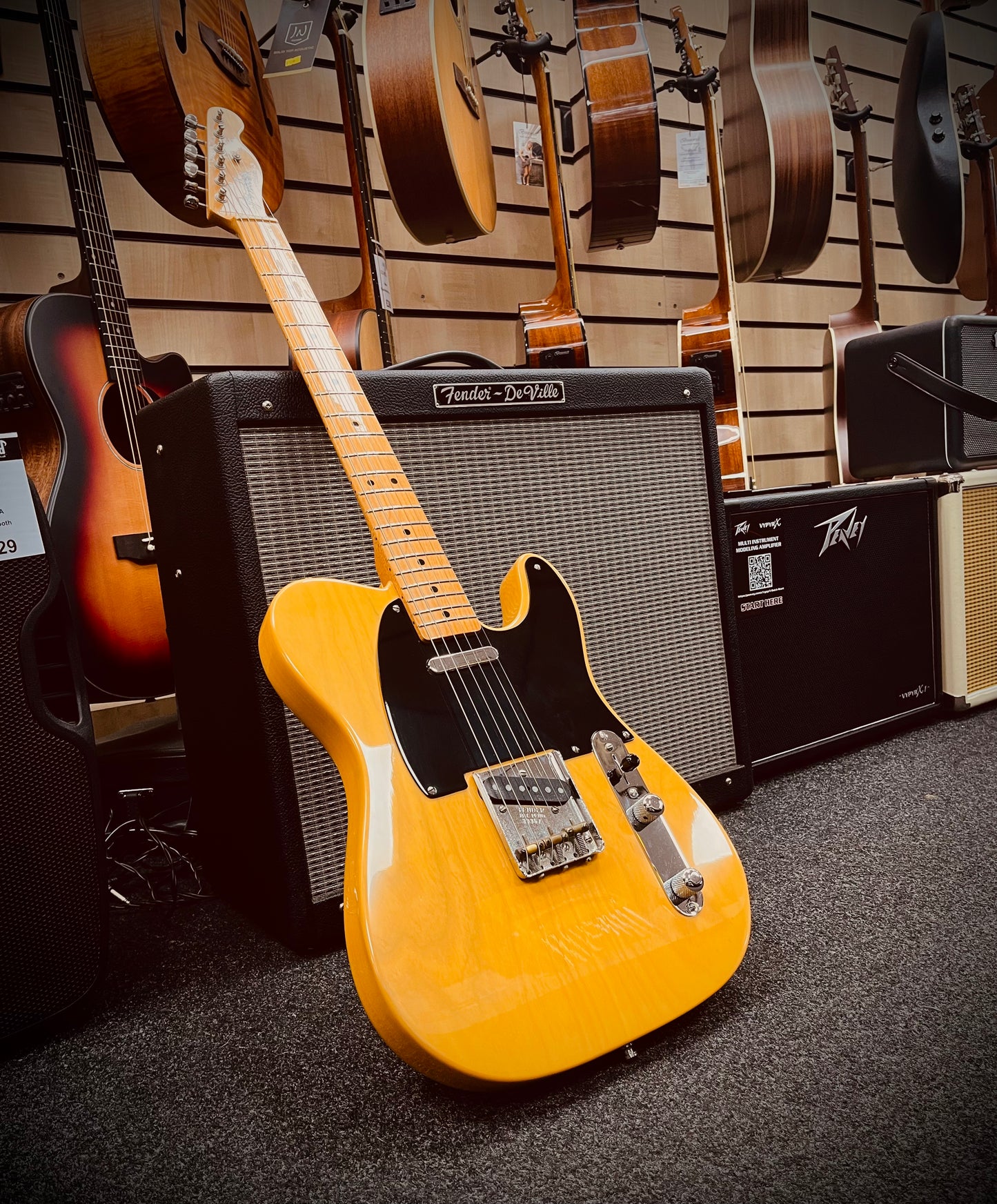 1998 Fender American Vintage '52 Reissue (AVRI) Butterscotch Telecaster & Fender Tweed Hard Case