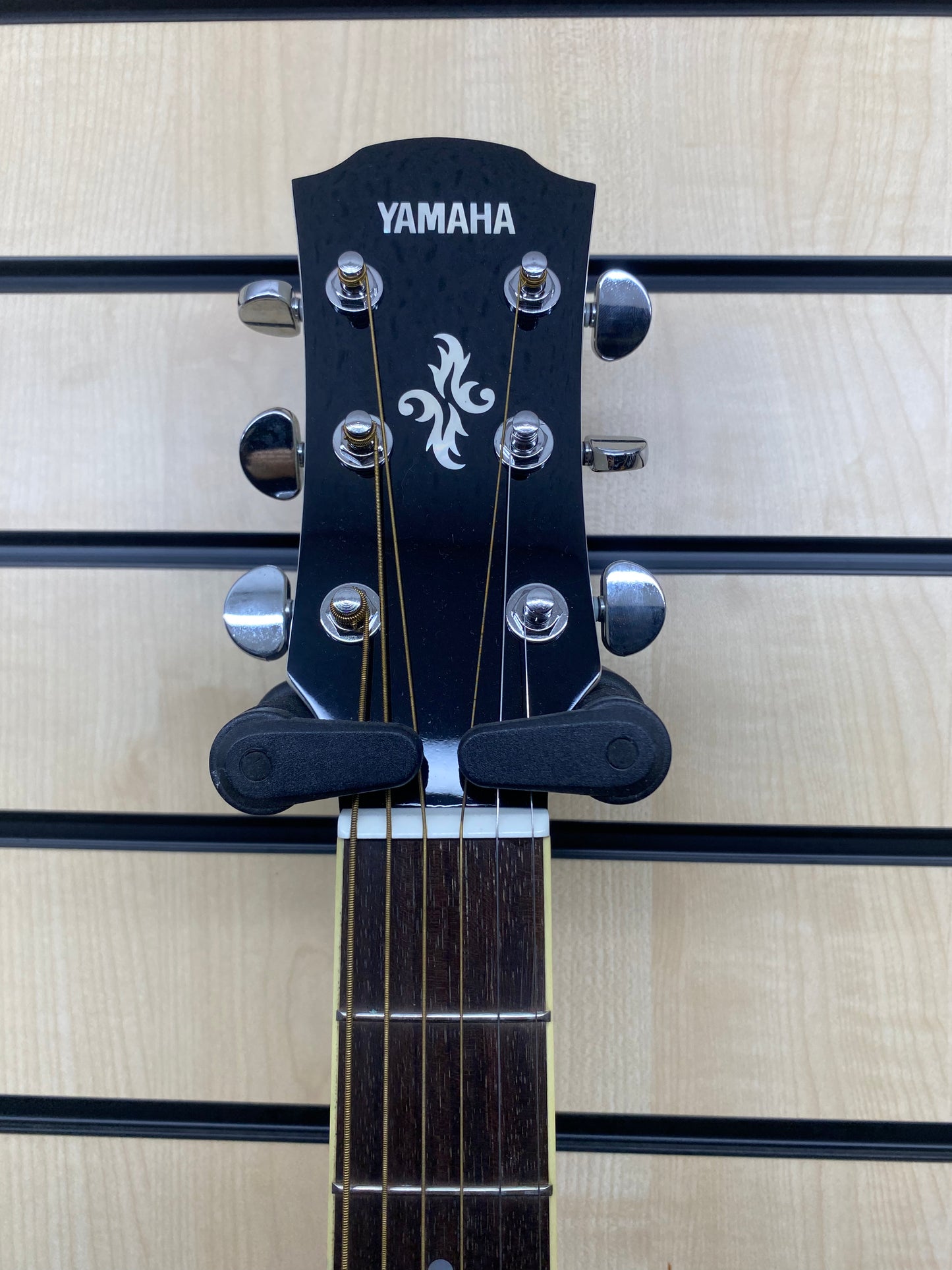 Yamaha APX500II Electro Acoustic Guitar in Cream