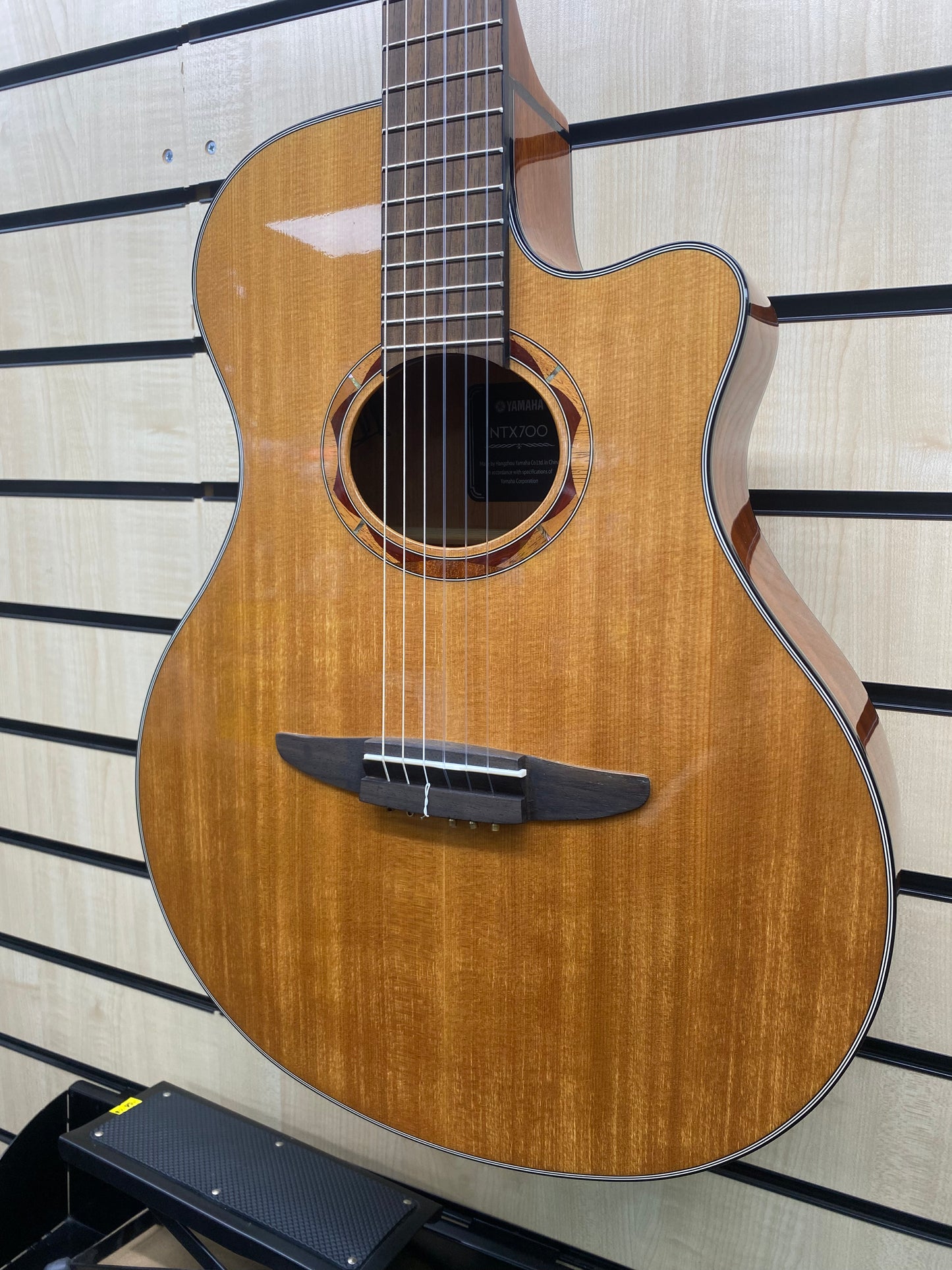 Yamaha NTX700 Electro-Acoustic Nylon/Classical Guitar - Natural