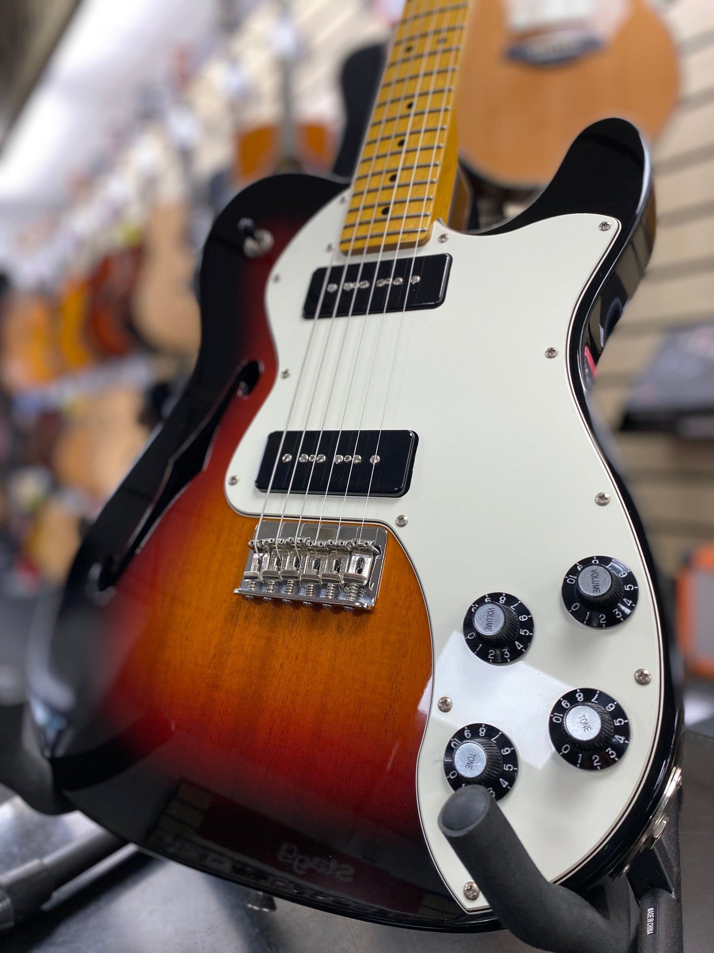 2011 Fender Modern Player Thinline Deluxe Telecaster - Sunburst