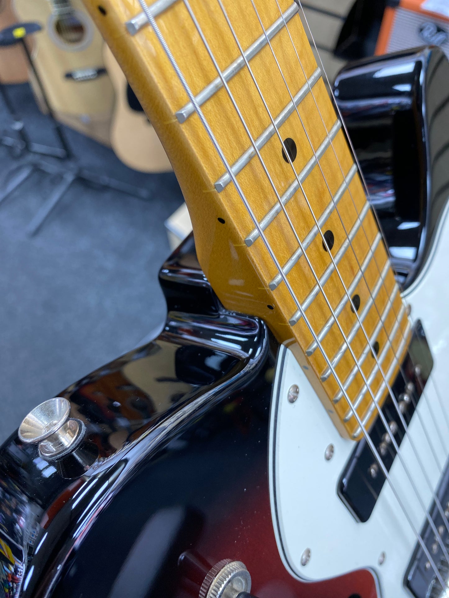 2011 Fender Modern Player Thinline Deluxe Telecaster - Sunburst