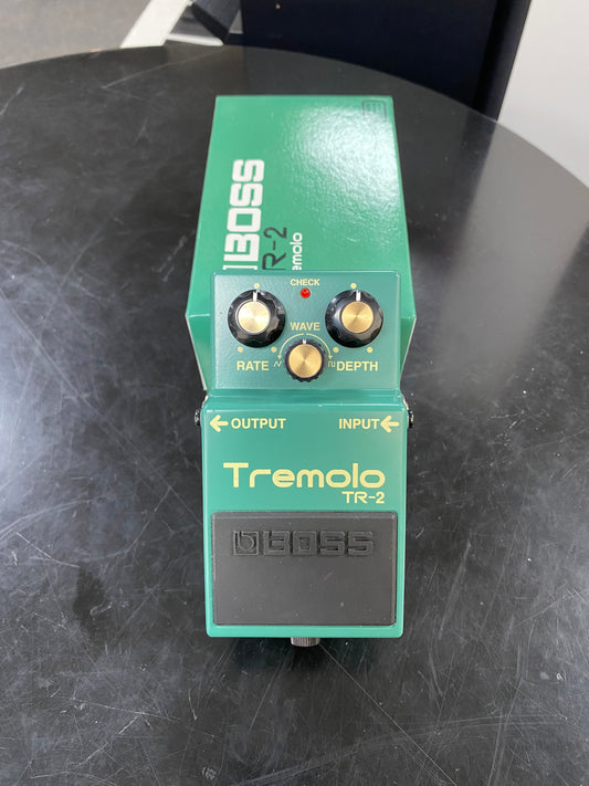 Boss TR-2 Tremolo Guitar Effects Pedal & Box