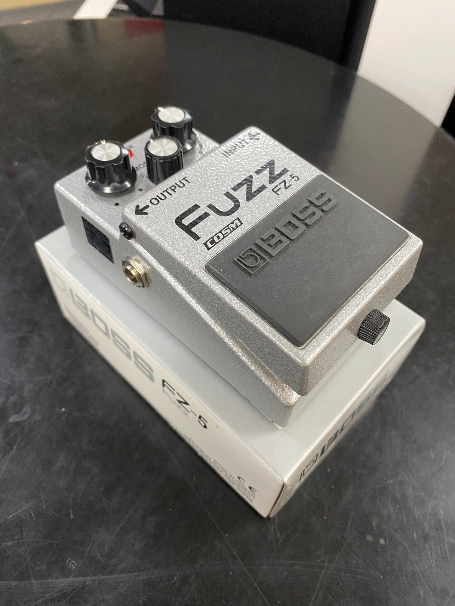 Boss FZ-5 Fuzz Guitar Effects Pedal & Box