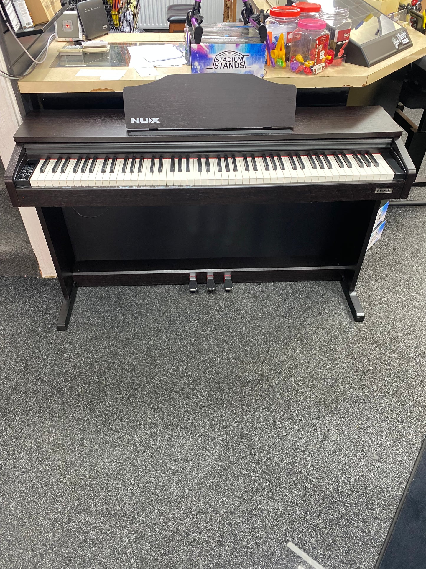 NUX WK-400 88 Key Hammer Action Digital Piano