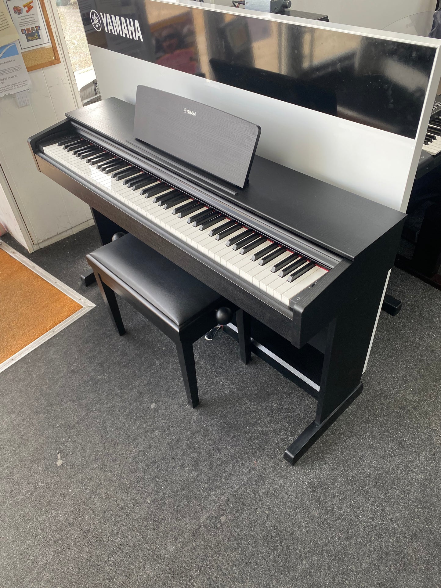Used Yamaha Arius YDP143B - Including Adjustable Piano Bench
