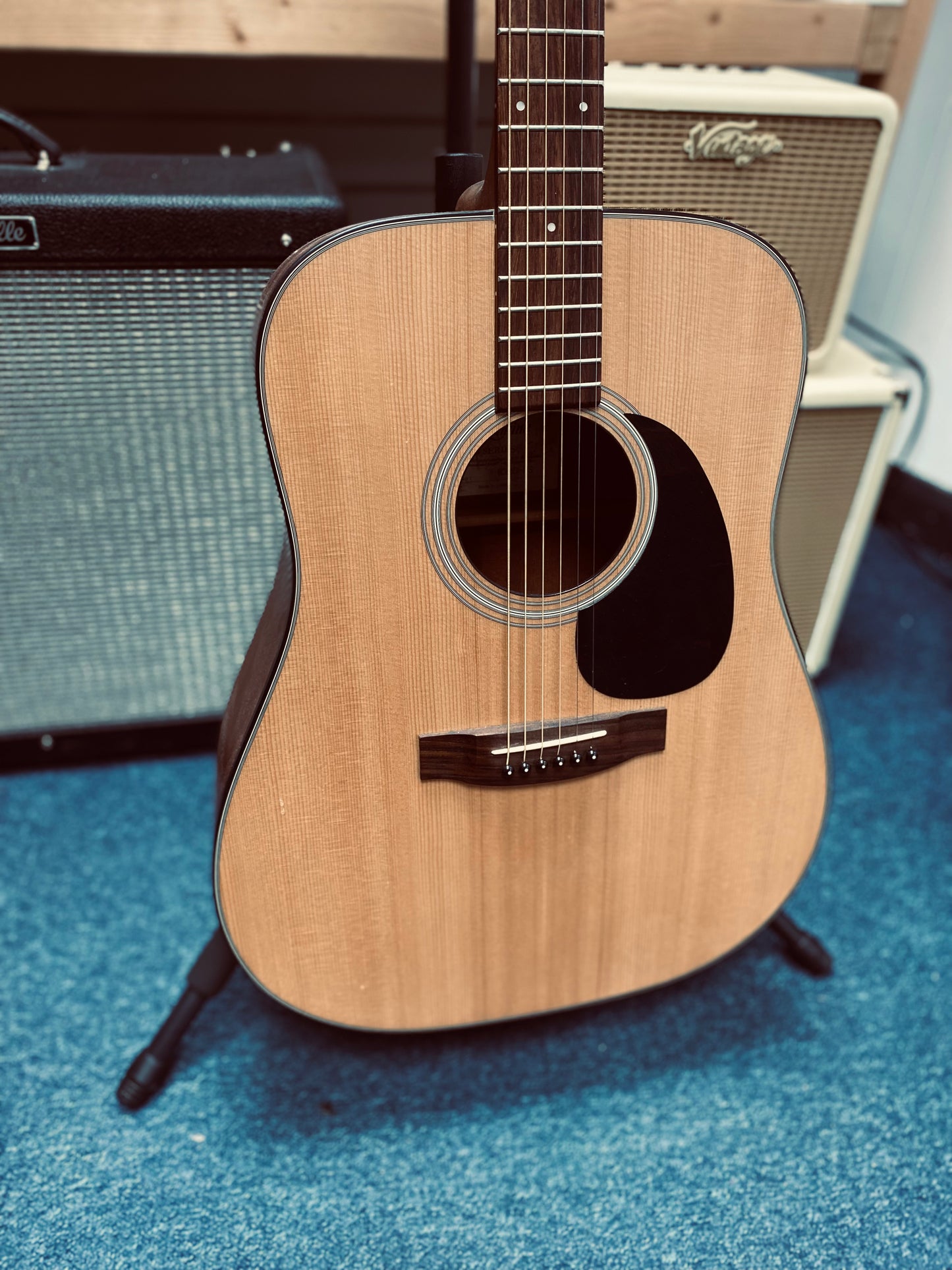 Used Takamine G320-NS - Natural