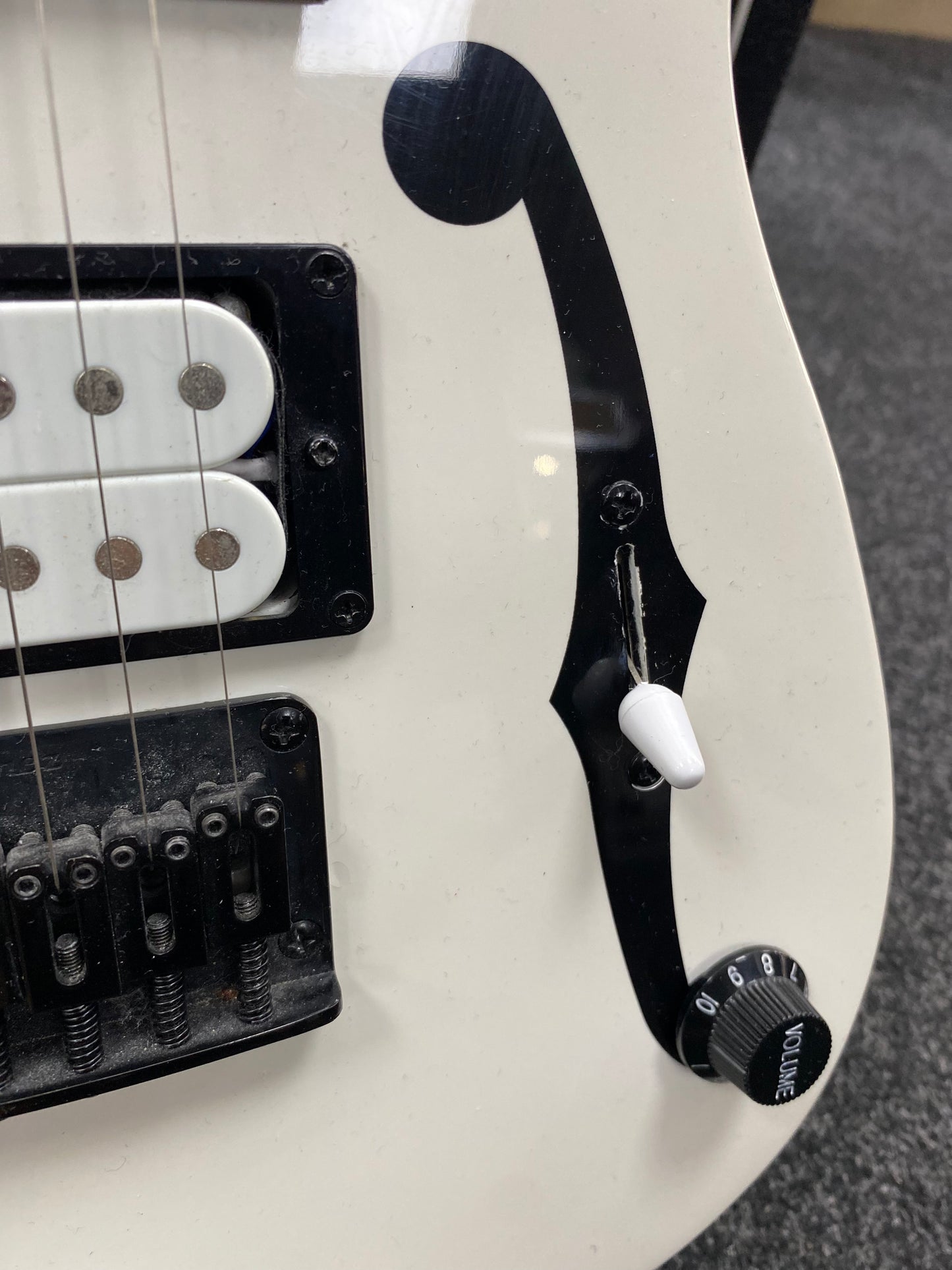 Ibanez PGM MIKRO Paul Gilbert Short Scale Signature