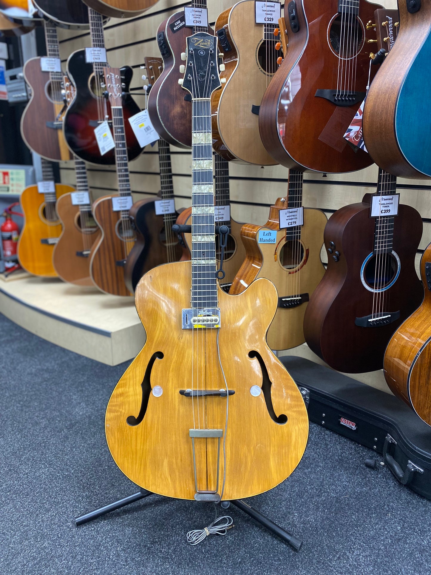Vintage 1950s Zenith Super Cutaway Deluxe Model 33 Archtop Guitar