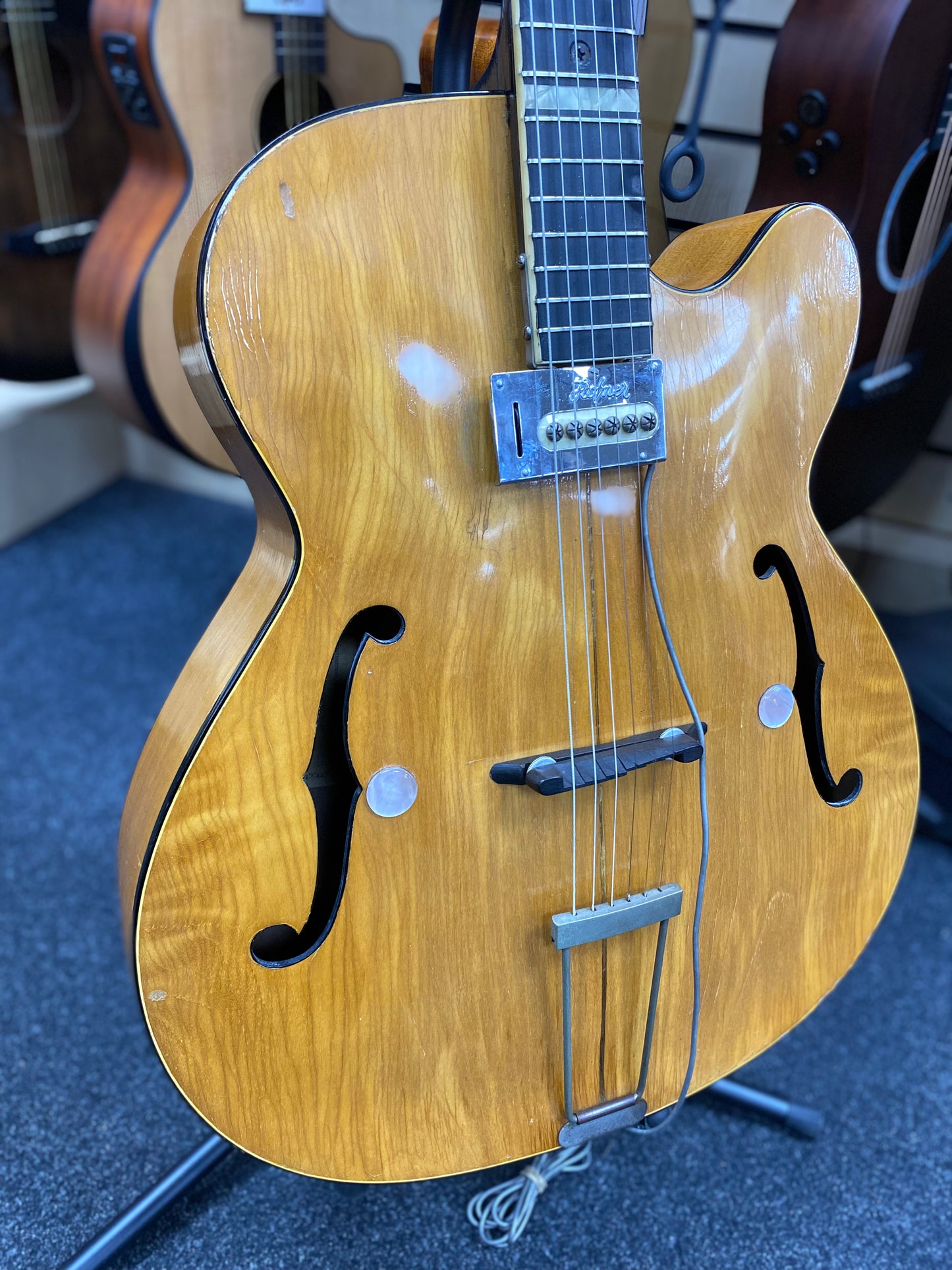 Vintage 1950s Zenith Super Cutaway Deluxe Model 33 Archtop Guitar