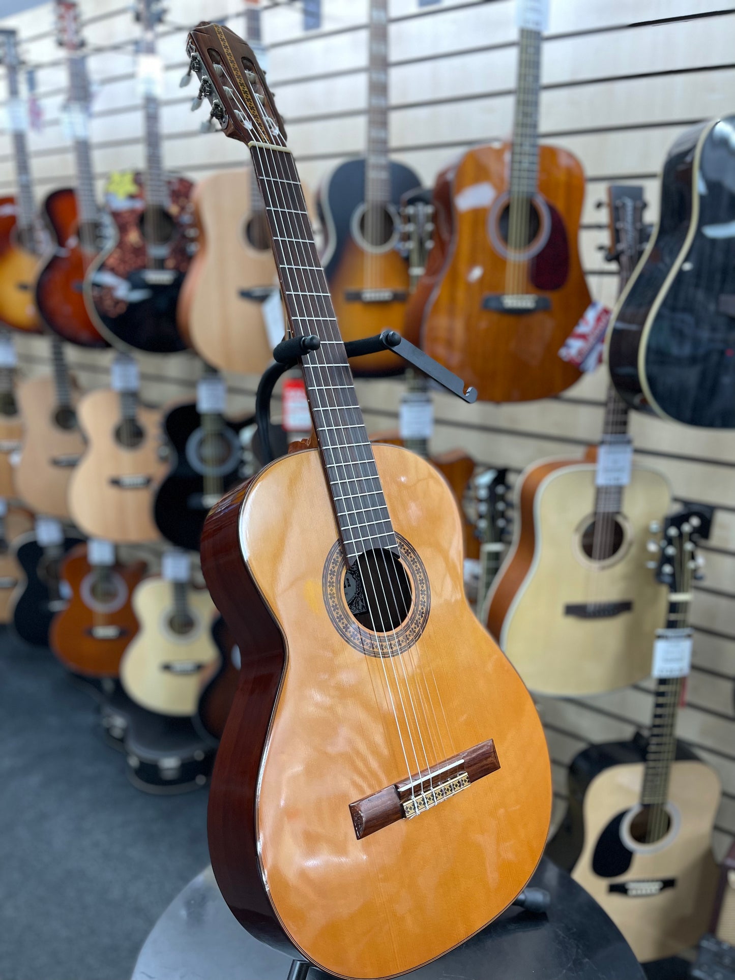 Kiso Suzuki 9500 Classical Guitar 1970s