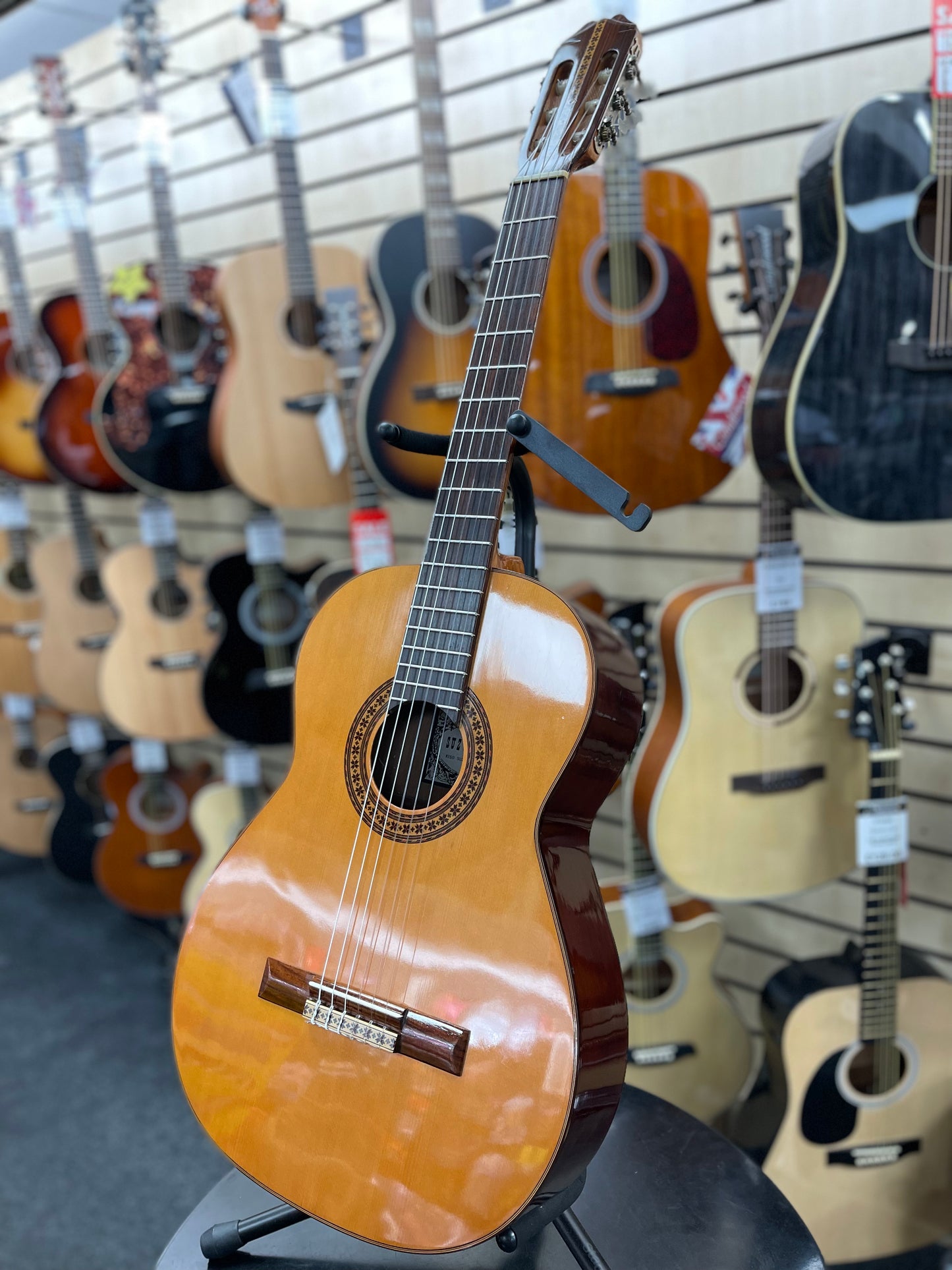 Kiso Suzuki 9500 Classical Guitar 1970s