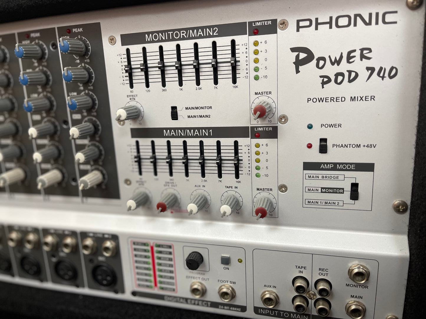 PHONIC POWER PLUS 740 MIXER AMPLIFIER