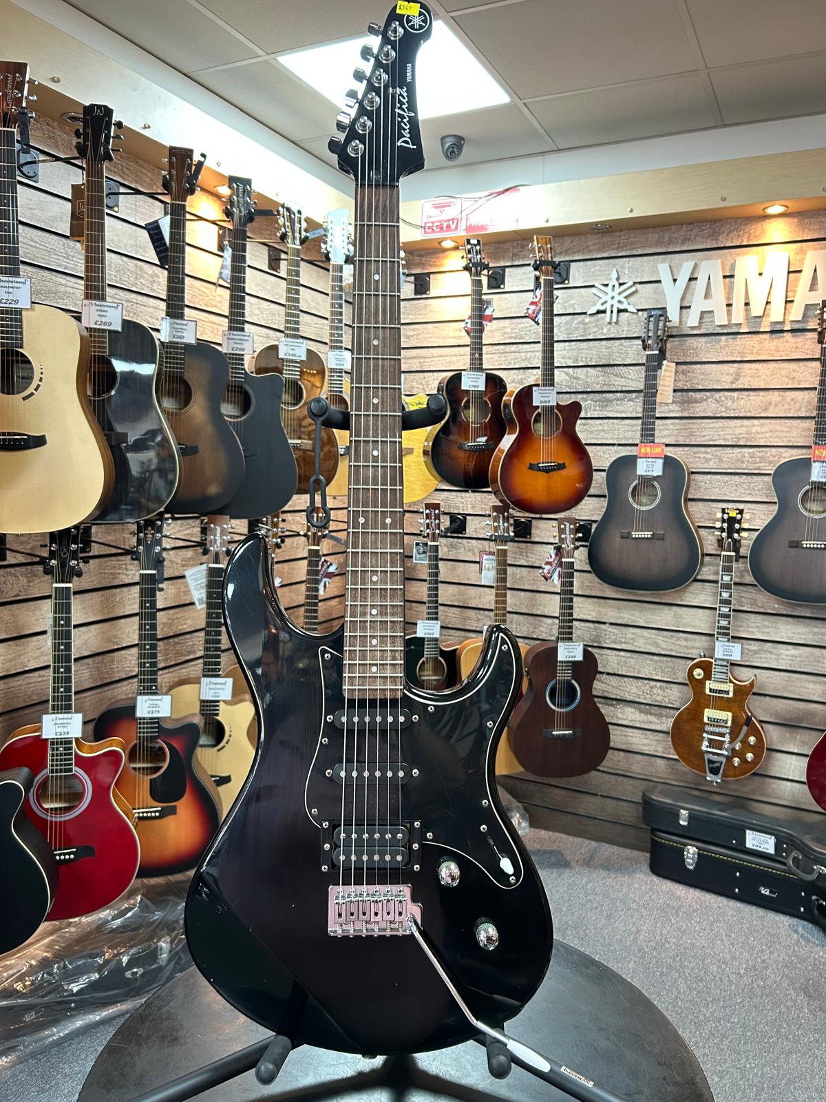 Yamaha Pacifica - Black Electric Guitar