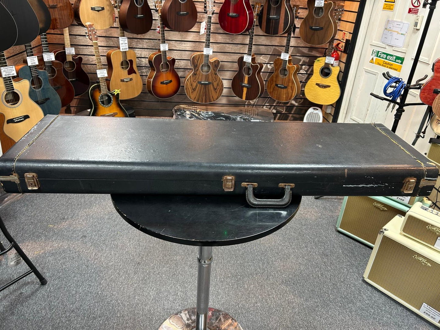 Vintage 1975 Sunburst Fender Precision P Bass & Hard Case